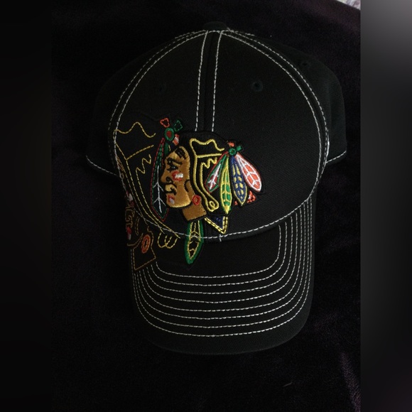 Reebok NHL Chicago Blackhawks Center Ice 2013 Cap - Picture 3 of 10